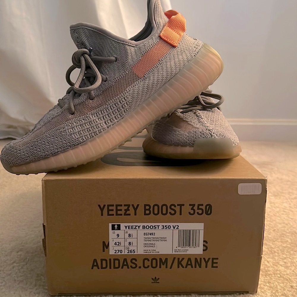 Yeezy boost 350 V2 x Adidas primeknit in grey/peach